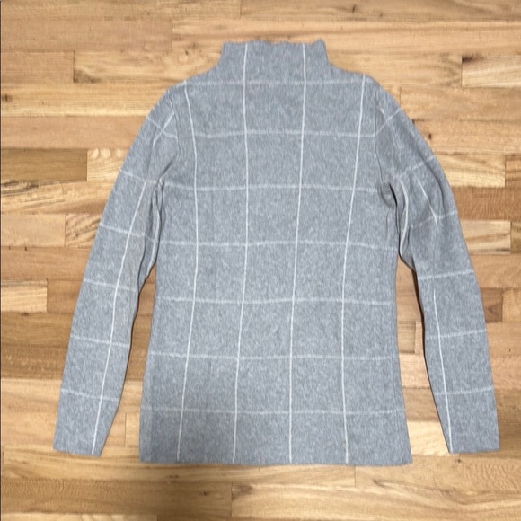 Gray Grid Pattern Sweater - Picture 3 of 4